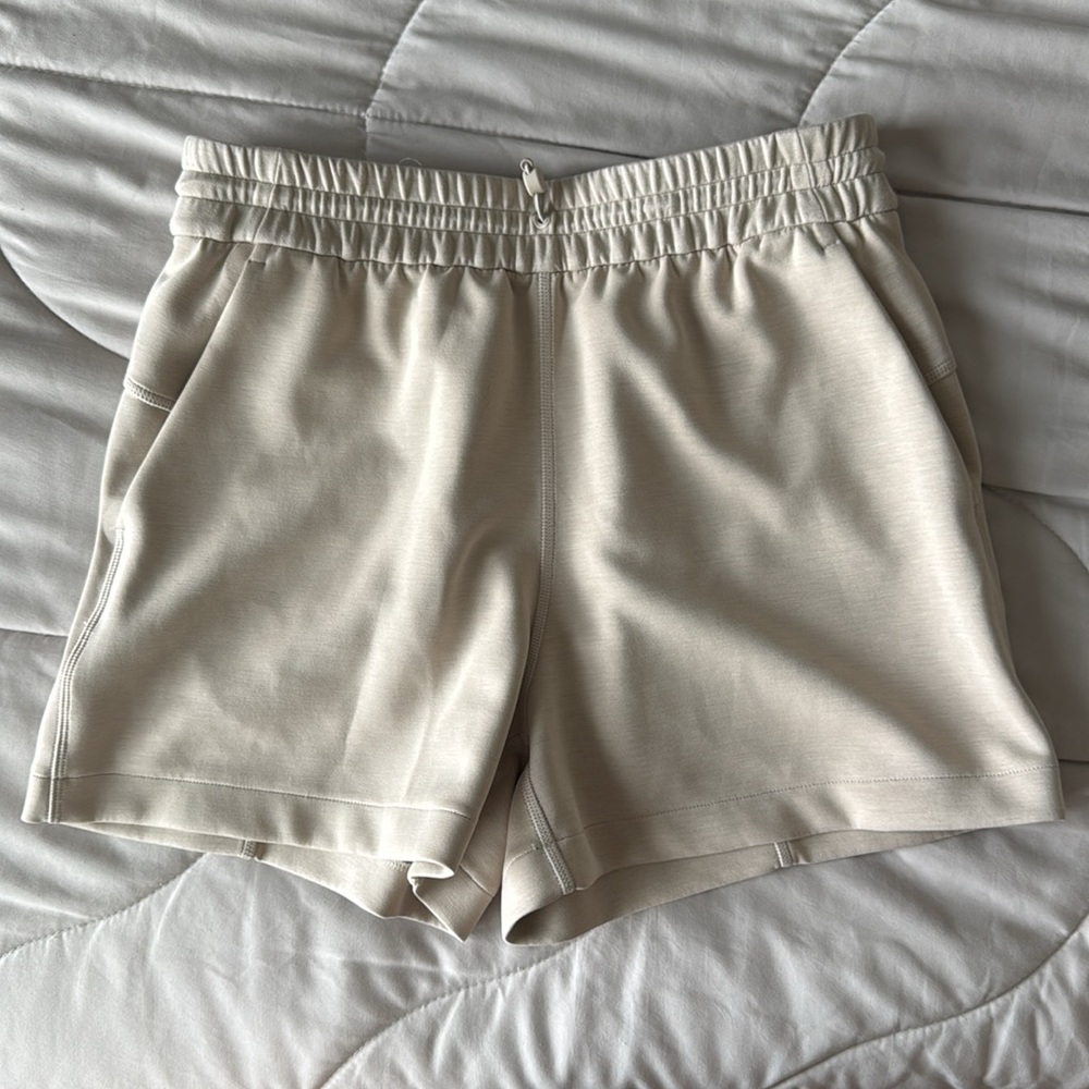 Lululemon Softstreme Shorts 4β Bundle - Picture 7 of 10